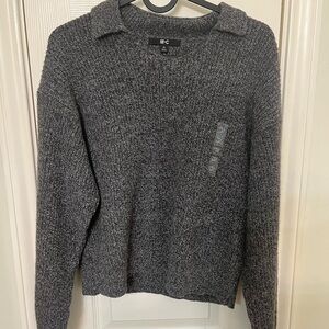 Uniqlo Women’s Charcoal Gray Knit Sweater with Collar
